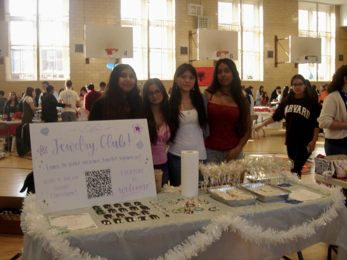 Jewelry Club Shines at Fort Hamilton