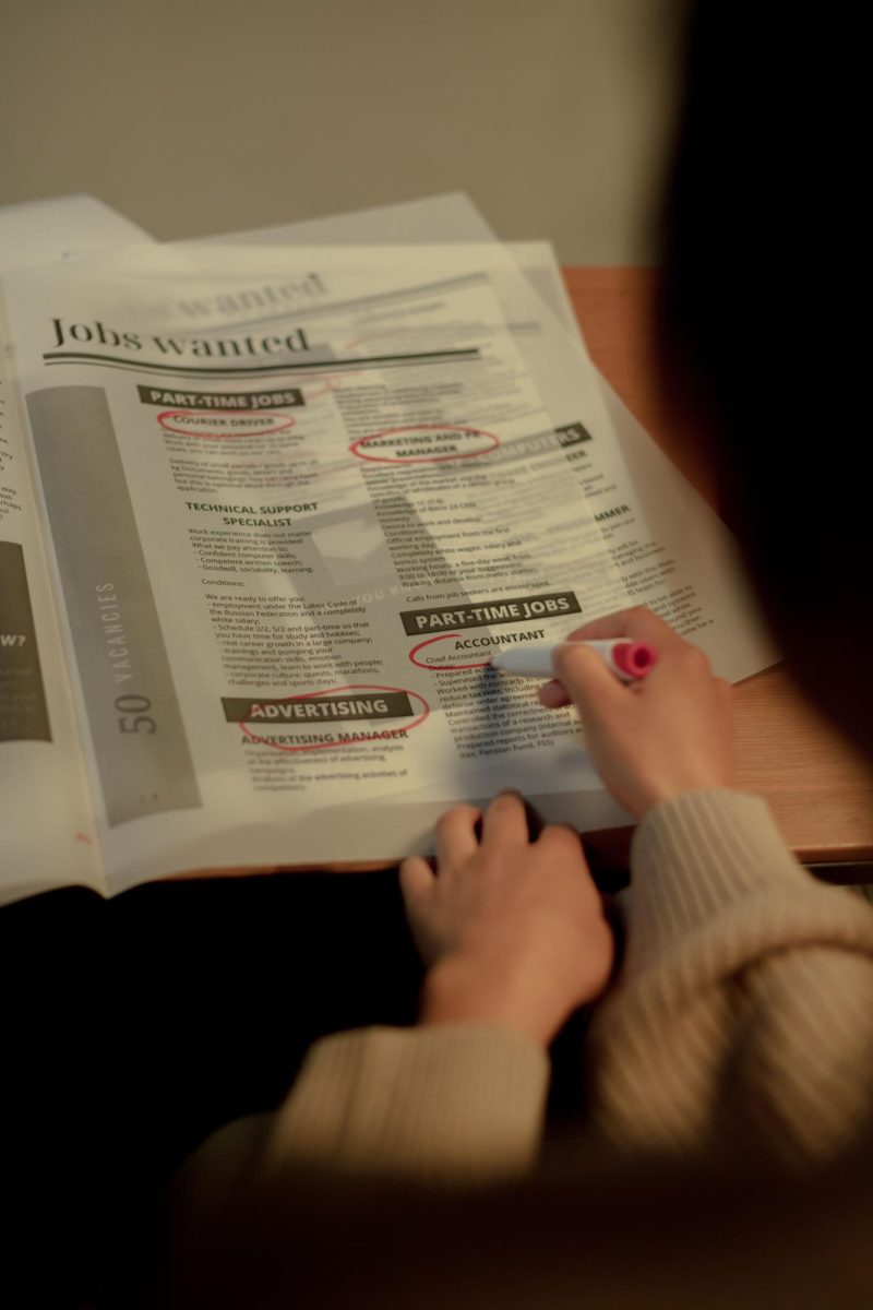 Students Enter Uncertain Job Market